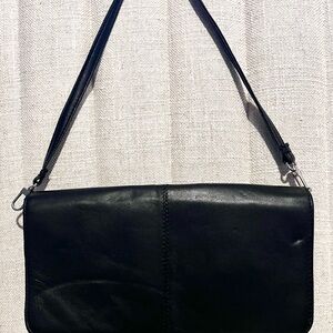 WILSONS LEATHER Black Leather Bag EUC Outside Pocket